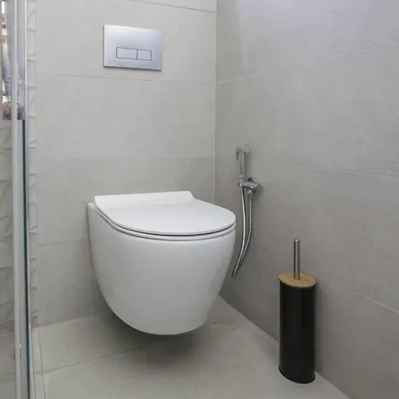G Quattro Luxury Лефкими